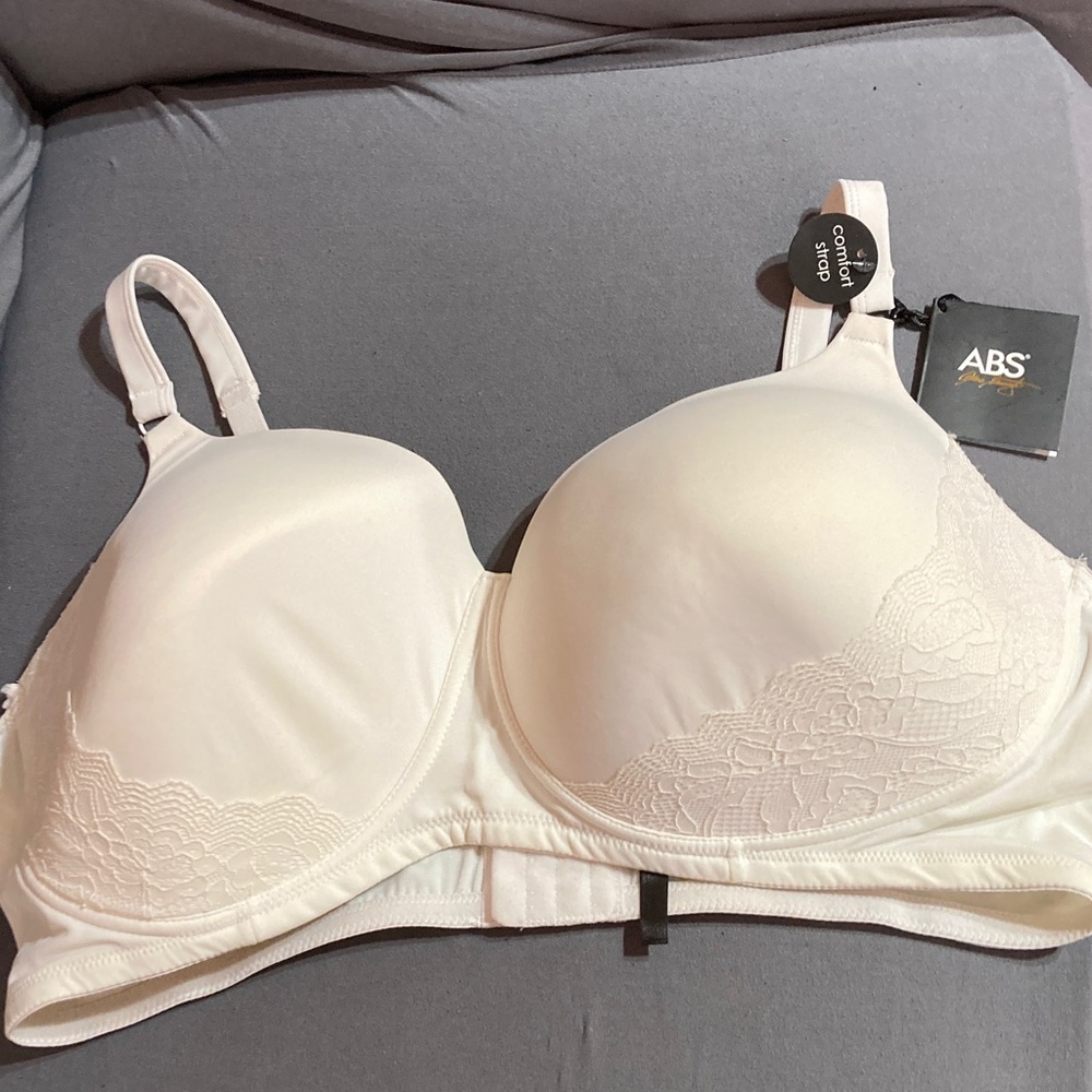 ABS Women's Cream Lace Bra